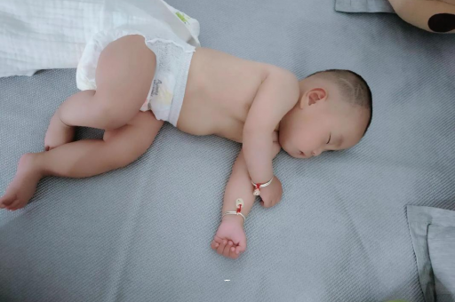 四川2岁宝宝发烧